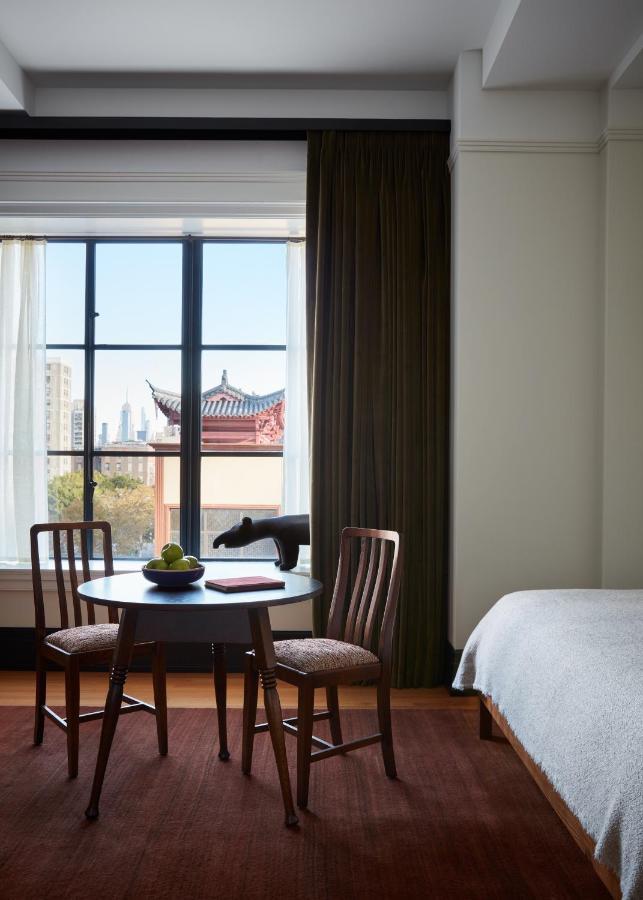 Nine Orchard Hotel New York Exterior photo